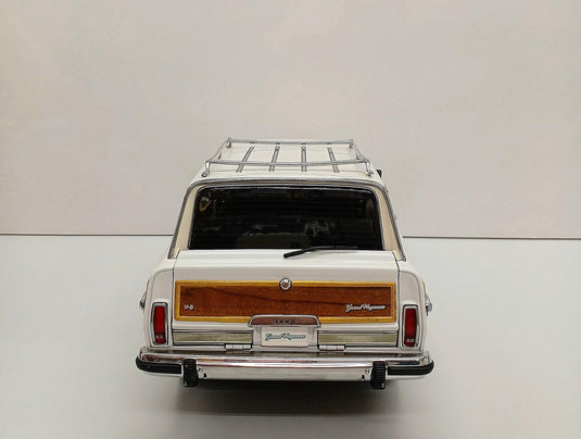 AUTOart 1/18 JEEP GRAND WAGONEER Scale Model Car– Used