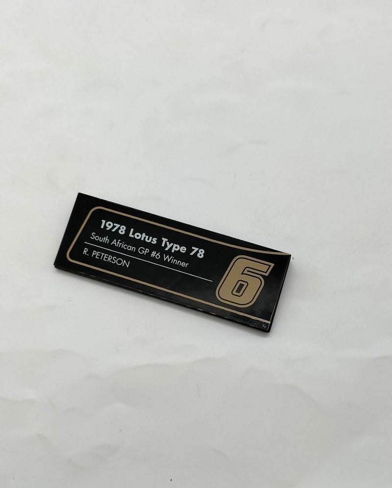 Cargue la imagen en el visor de la galería, TSM 1978 LOTUS TYPE 78 SOUTH AFRICAN GP 1/18 Scale Car– Used

