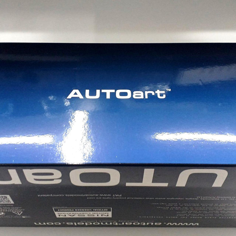 Cargue la imagen en el visor de la galería, AUTOART 77460 NISMO R34 GT-R 1/18 Scale Car– Used
