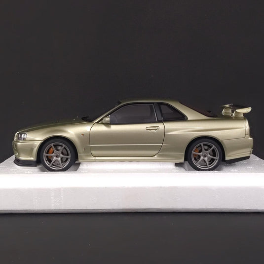AUTOart Nissan Skyline GT-R (R34) V-SPEC II 1/18 Diecast Car– Used