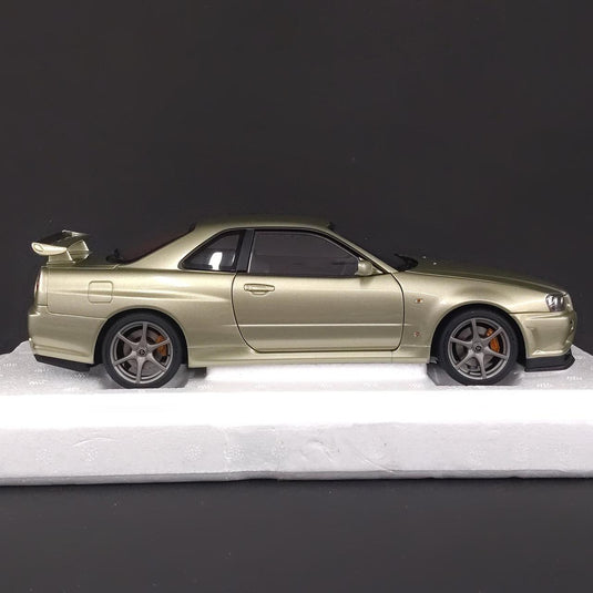 AUTOart Nissan Skyline GT-R (R34) V-SPEC II 1/18 Diecast Car– Used