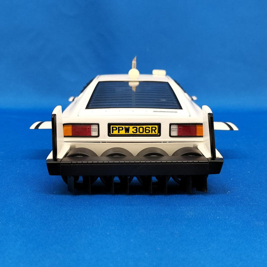 AUTOart JAMES BOND "The Spy Who Loved Me" LOTUS SUBMARINE 1/18 Diecast– Used