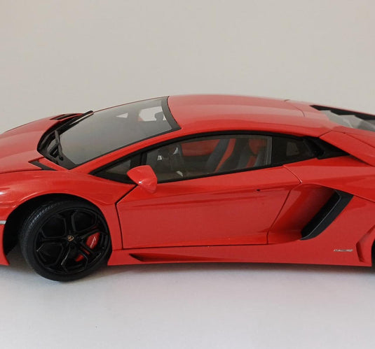 AUTOart 1/18 Lamborghini Aventador LP700-4 Scale Car– Used