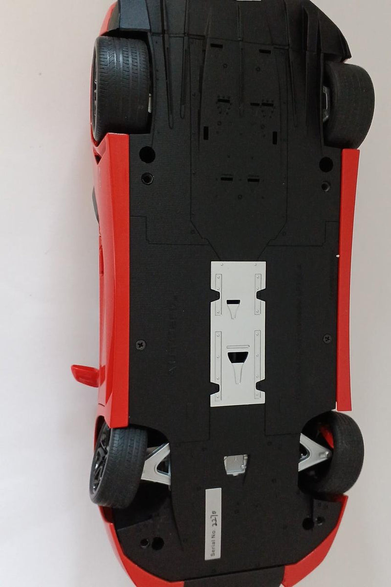 Laden Sie das Bild in Galerie -Viewer, AUTOart 1/18 Lamborghini Aventador LP700-4 Scale Car– Used
