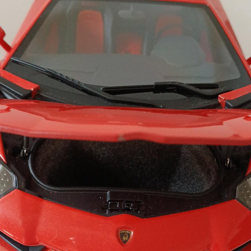 Laden Sie das Bild in Galerie -Viewer, AUTOart 1/18 Lamborghini Aventador LP700-4 Scale Car– Used
