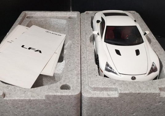 AUTOart 1/18 Lexus LFA Signature Series 1/18 Scale Car– Used