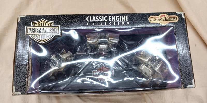 Laden Sie das Bild in Galerie -Viewer, AMERICAN MUSCLE Harley-Davidson Classic Engine Model– Used

