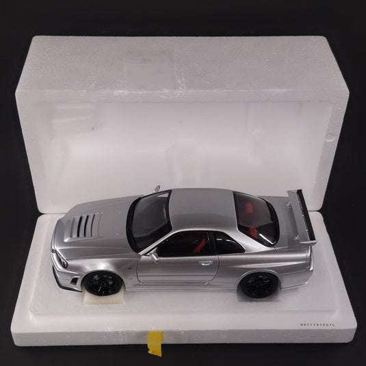 AUTOart NISMO R34 GT-R Z-TUNE (with Display Case) 1/18 Diecast Car– Used