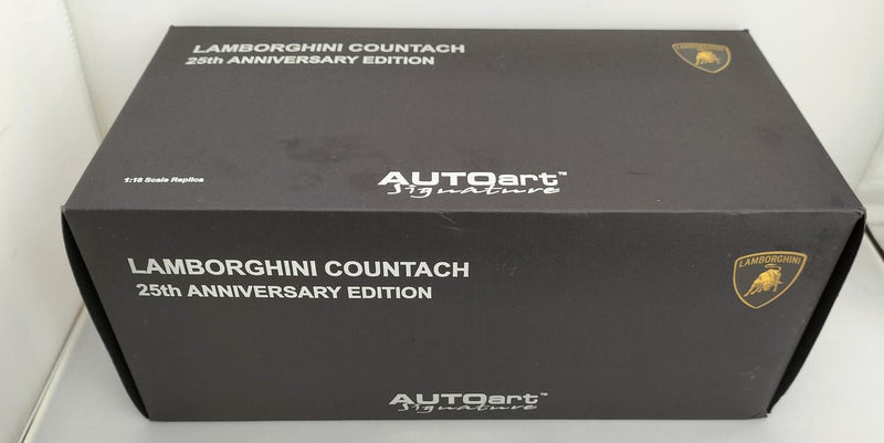 Laden Sie das Bild in Galerie -Viewer, AUTOart 1/18 Lamborghini Countach 25th Anniversary (Red) Scale Car– Used
