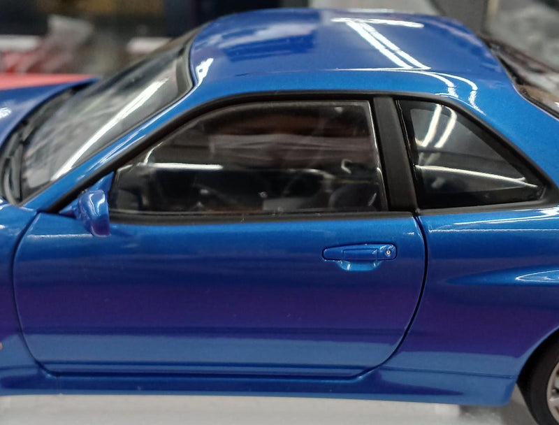 Load image into Gallery viewer, AUTOART NISSAN GT-R V-SPEC II 1/18 Diecast Car– Used
