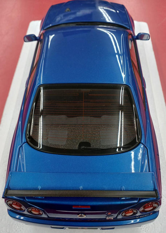 AUTOART NISSAN GT-R V-SPEC II 1/18 Diecast Car– Used