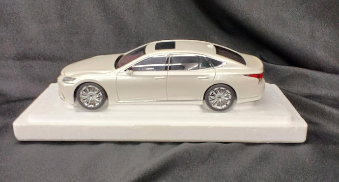 AUTOart 78866 Lexus LS500h 1/18 Scale Model Car– Used