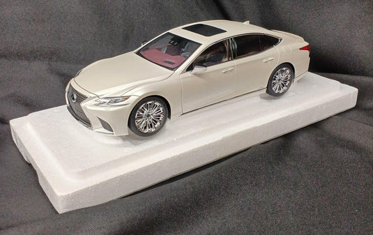 AUTOart 78866 Lexus LS500h 1/18 Scale Model Car– Used