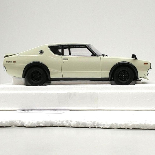 AUTOart Nissan Skyline 2000GT-R (KPGC110) 1/18 Scale Model Car– Used
