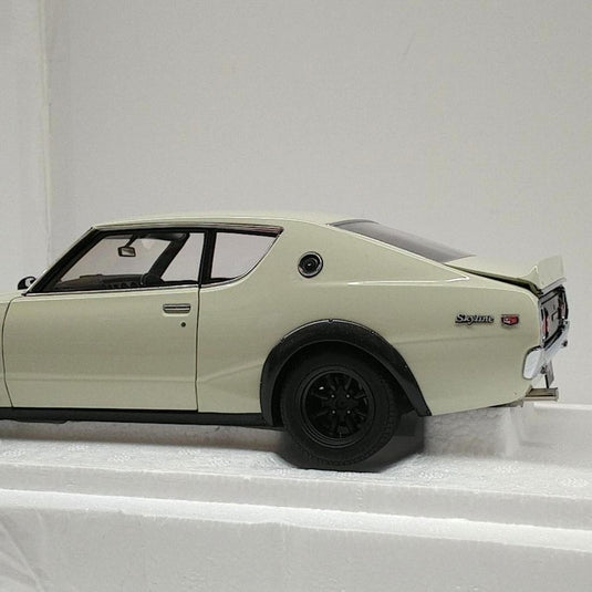AUTOart Nissan Skyline 2000GT-R (KPGC110) 1/18 Scale Model Car– Used