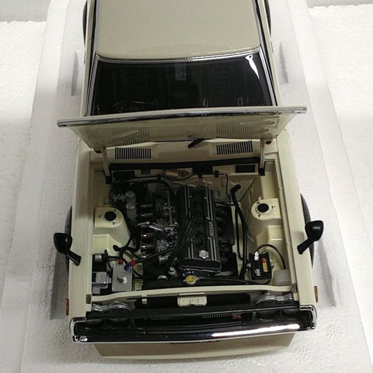 AUTOart Nissan Skyline 2000GT-R (KPGC110) 1/18 Scale Model Car– Used