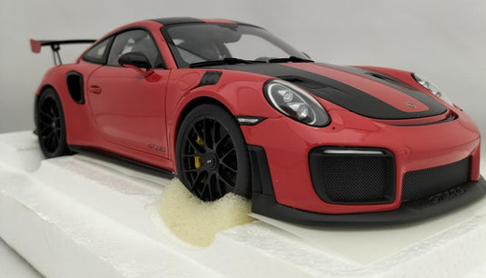 AUTOart [78173] 1/18 Porsche 911 (991.2) GT2 RS Weissach Package Scale Car– Used