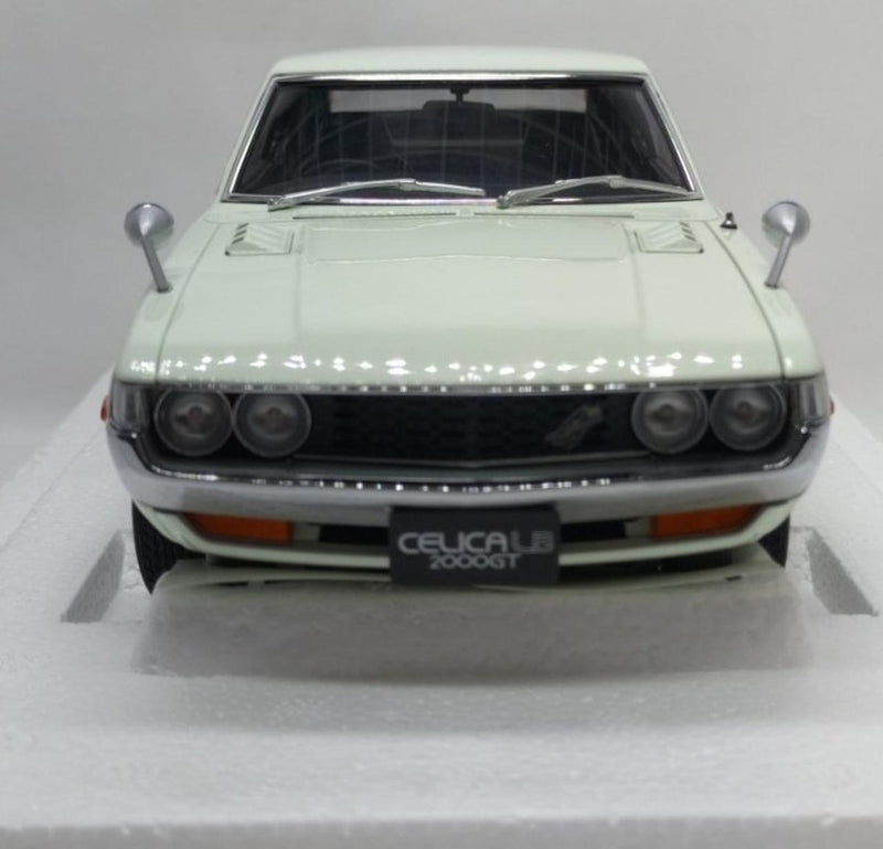Cargue la imagen en el visor de la galería, AUTOART 78766 Toyota Celica Liftback 2000 GT 1/18 Scale Model Car– Used
