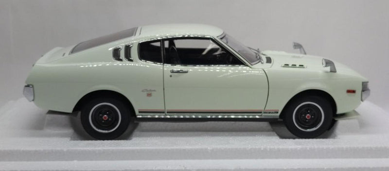 Cargue la imagen en el visor de la galería, AUTOART 78766 Toyota Celica Liftback 2000 GT 1/18 Scale Model Car– Used
