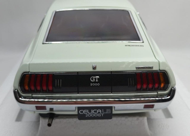 Cargue la imagen en el visor de la galería, AUTOART 78766 Toyota Celica Liftback 2000 GT 1/18 Scale Model Car– Used
