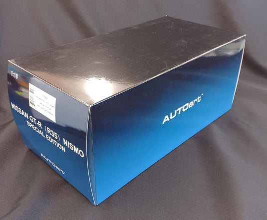AUTOart 77501 Nissan GT-R (R35) 1/18 Scale Model Car– Used