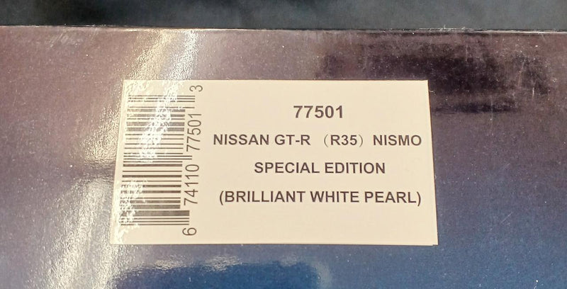 Cargue la imagen en el visor de la galería, AUTOart 77501 Nissan GT-R (R35) 1/18 Scale Model Car– Used
