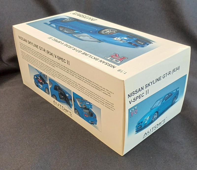 Cargue la imagen en el visor de la galería, AUTOart 77335 SKYLINE GT-R R34 V-SPEC II UPGRADED 1/18 Scale Model Car– Used
