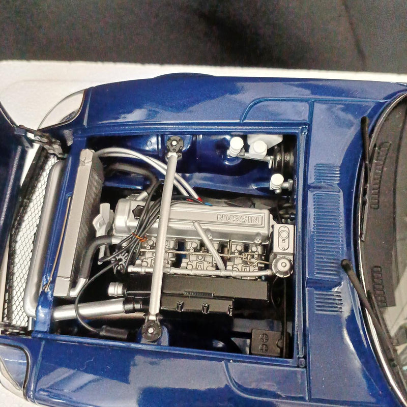 Cargue la imagen en el visor de la galería, AUTOART 77451 Nissan Fairlady Z (S30) &quot;Devil Z&quot; 1/18 Scale Model Car– Used
