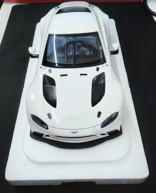 AUTOart Aston Martin Vantage GTE 2018 White 1/18 Scale Car– Used