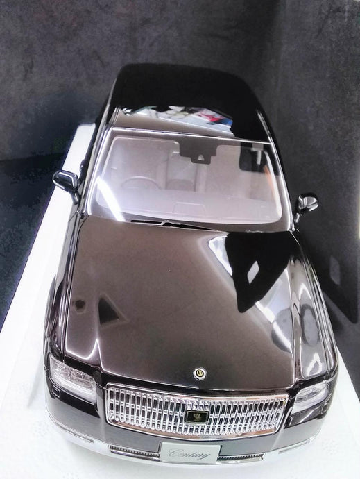 AUTOart Toyota Century Black 1/18 Scale Car– Used