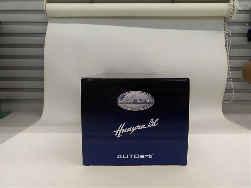 Cargue la imagen en el visor de la galería, AUTOart 78276 1/18 Pagani Huayra BC Scale Car– Used
