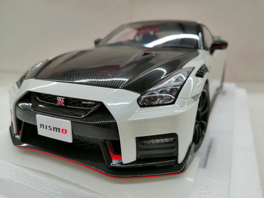 AUTOart 1/18 Nissan GT-R (R35) Nismo Special Edition (Brilliant White Pearl)– Used