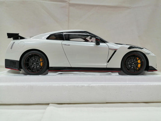 AUTOart 1/18 Nissan GT-R (R35) Nismo Special Edition (Brilliant White Pearl)– Used