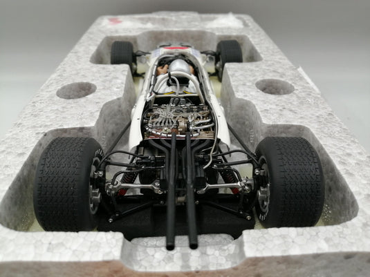AUTOart Honda RA272 F1 Mexico GP 1965 1/18 Scale Car– Used