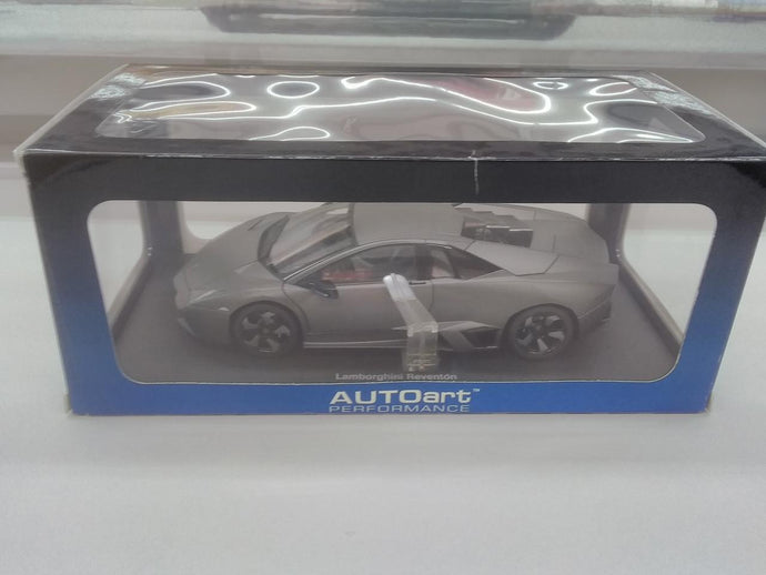 AUTOart Lamborghini Reventon Gray 1/18 Scale Car– Used