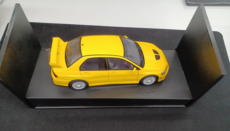 Load image into Gallery viewer, AUTOART Mitsubishi Lancer Evolution VII Yellow 1/18 Scale Car– Used
