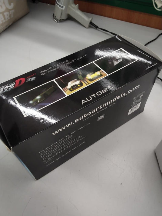 AUTOart 1/18 Mazda ɛ̃fini RX-7 (FD3S) Scale Model Car– Used