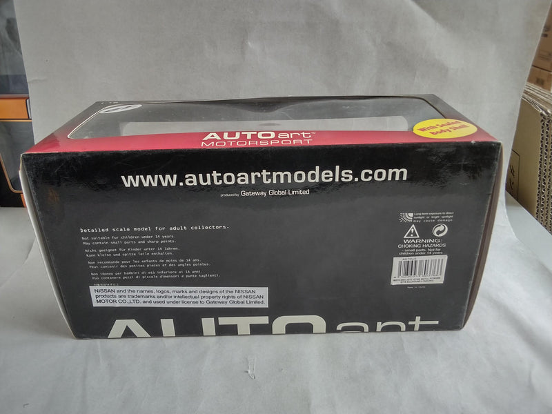 Load image into Gallery viewer, AUTOart NISSAN GT-R #22 SUPER GT Round 8 Suzuka 1/18 Scale Car– Used
