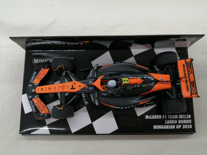 Chargez l&#39;image dans la visionneuse de la galerie, MINICHAMPS McLaren F1 Team MCL38 #4 L. Norris 2024 1/43 Scale Car– Used
