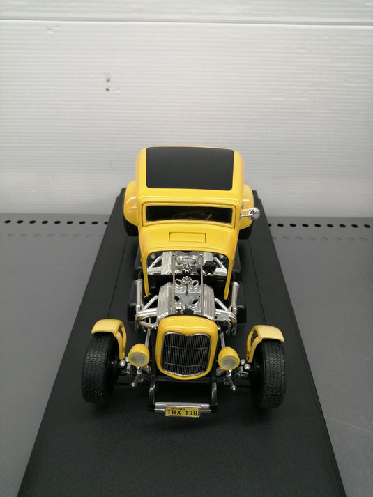 AMERICAN MUSCLE '32 FORD DEUCE COUPE 1/18 Scale Model Car– Used