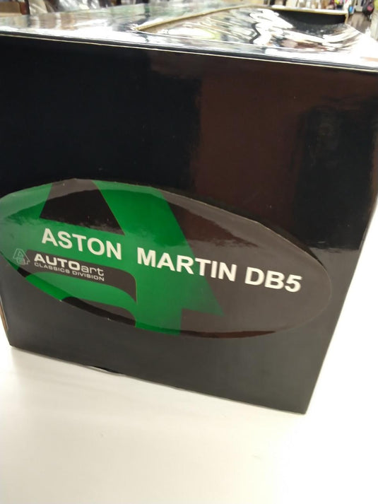 AUTOart ASTON MARTIN DB5 (GREEN RHD) 1/18 Scale Model Car– Used