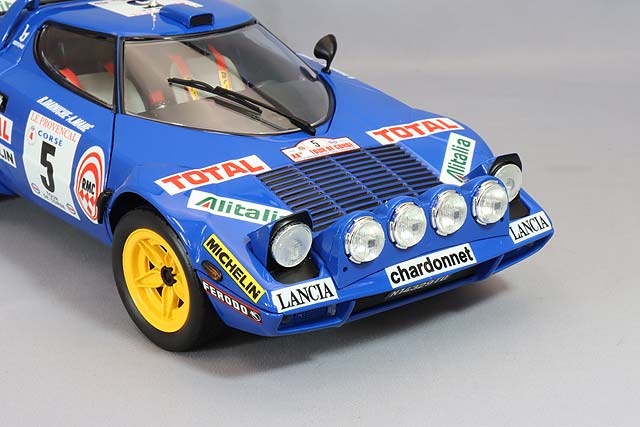 Carica immagine in Galleria Viewer, Kyosho 1/18 Lancia Stratos HF 1976 Tour de Corse Rally 2nd #5 B. Darniche / A. Mahé
