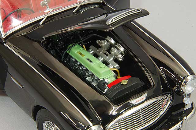 Laden Sie das Bild in Galerie -Viewer, Kyosho 1/18 Austin Healey 3000 Black
