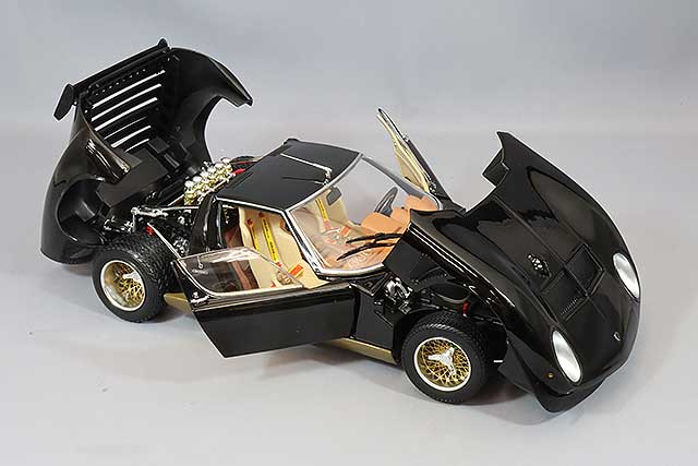Laden Sie das Bild in Galerie -Viewer, Kyosho 1/18 Lamborghini Miura SVR Black
