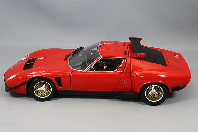 Laden Sie das Bild in Galerie -Viewer, Kyosho 1/18 Lamborghini Miura SVR Red
