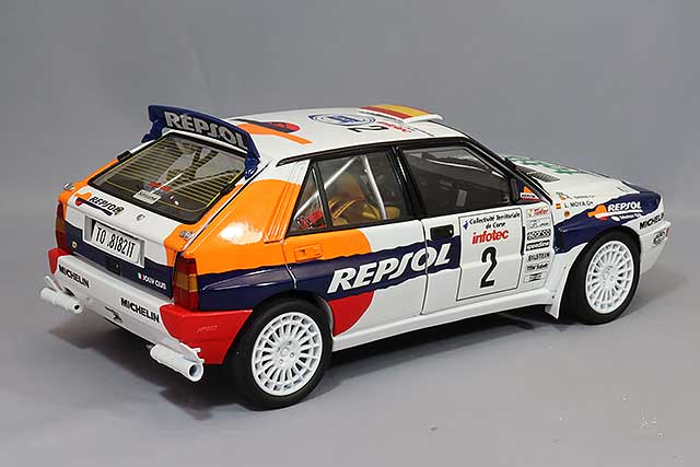 Laden Sie das Bild in Galerie -Viewer, Kyosho 1/18 Lancia Delta HF Integrale Evoluzione 1993 Tour de Corse #2
