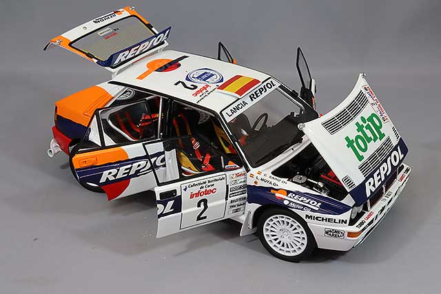 Laden Sie das Bild in Galerie -Viewer, Kyosho 1/18 Lancia Delta HF Integrale Evoluzione 1993 Tour de Corse #2
