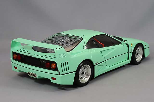 Carica immagine in Galleria Viewer, Kyosho 1/18 Ferrari F40 Mint Green
