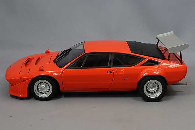 Laden Sie das Bild in Galerie -Viewer, Kyosho 1/18 Lamborghini Urraco Rally Orange
