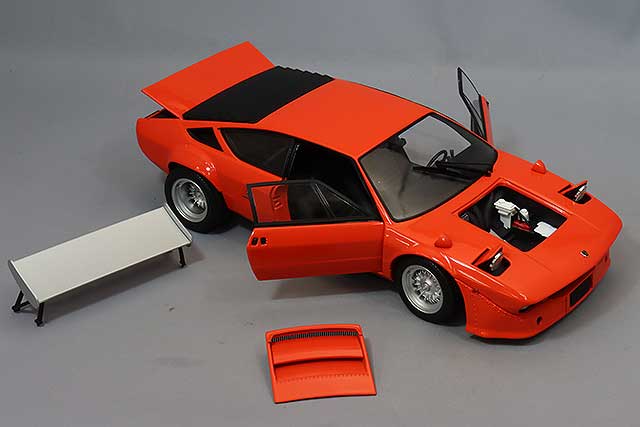 Laden Sie das Bild in Galerie -Viewer, Kyosho 1/18 Lamborghini Urraco Rally Orange

